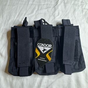 NWT Triple Kangaroo Mag Pouch, black